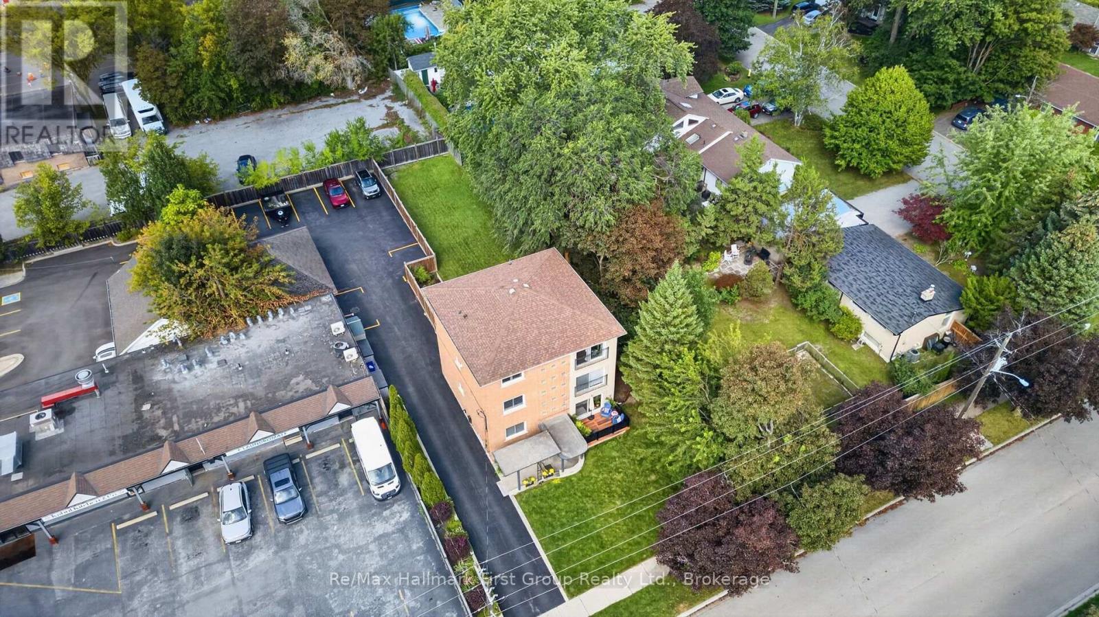 10 Lincoln Street, Ajax (Central West), ON