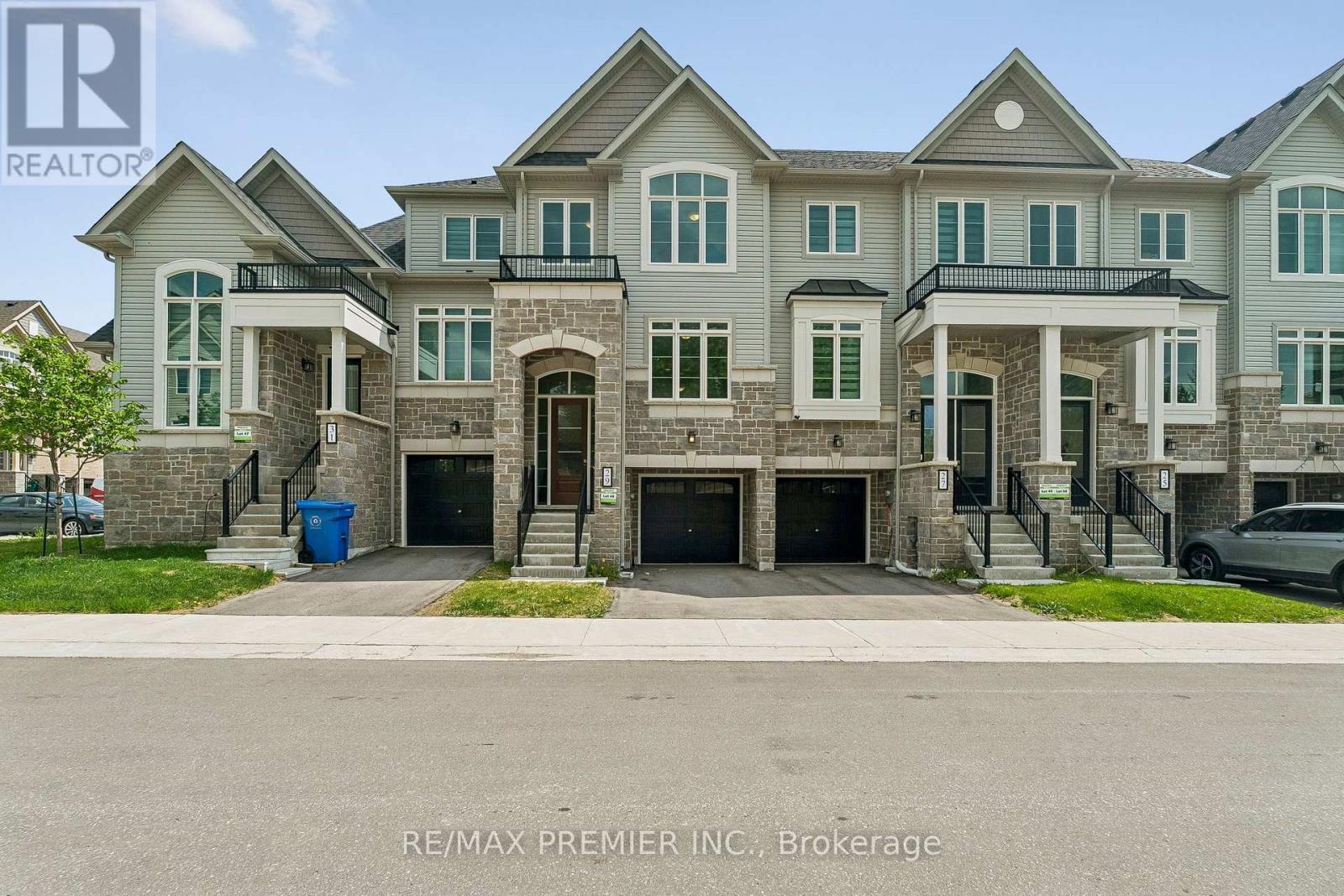 29 Lyall Stokes Circle, East Gwillimbury, ON