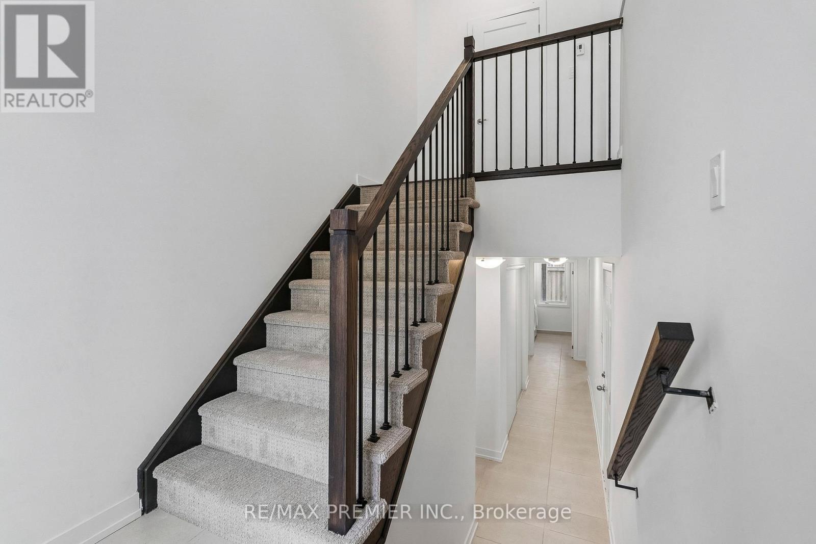 29 Lyall Stokes Circle, East Gwillimbury, ON