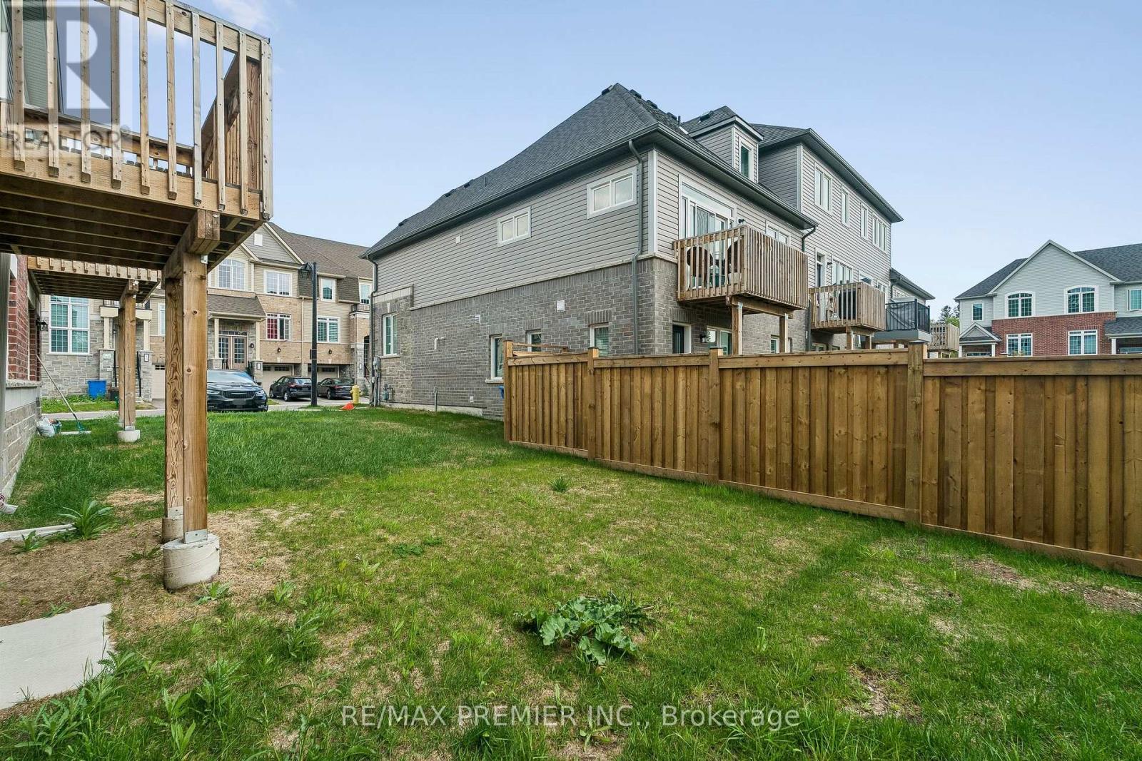 29 Lyall Stokes Circle, East Gwillimbury, ON