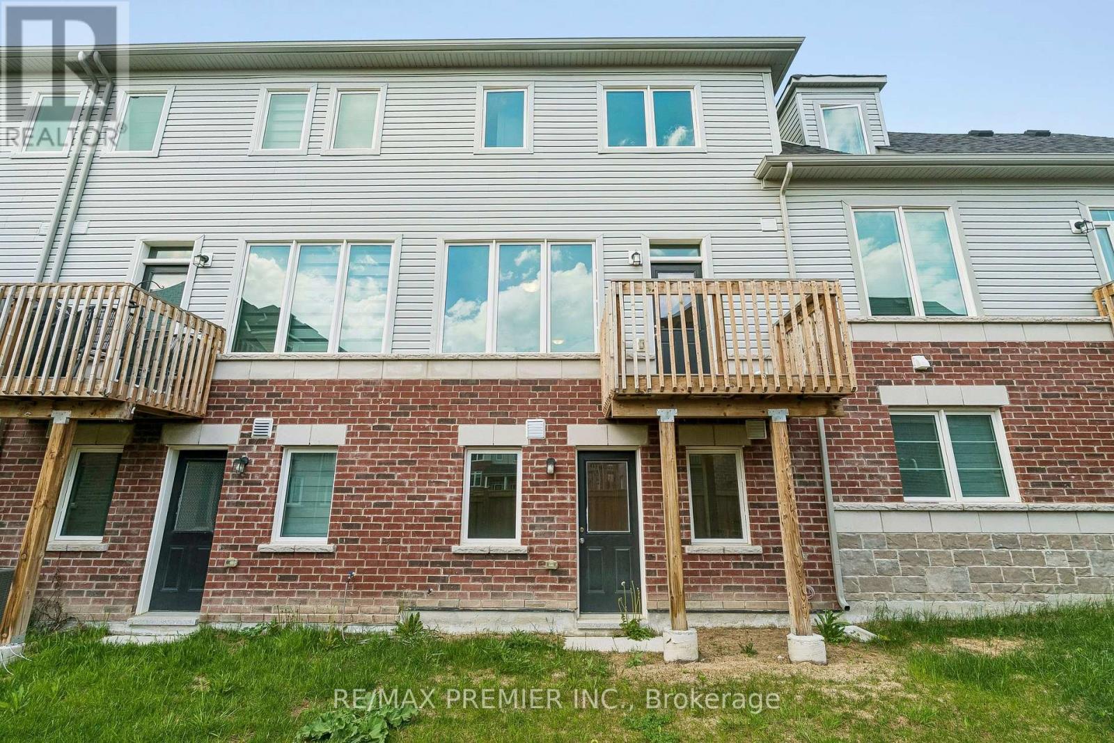29 Lyall Stokes Circle, East Gwillimbury, ON