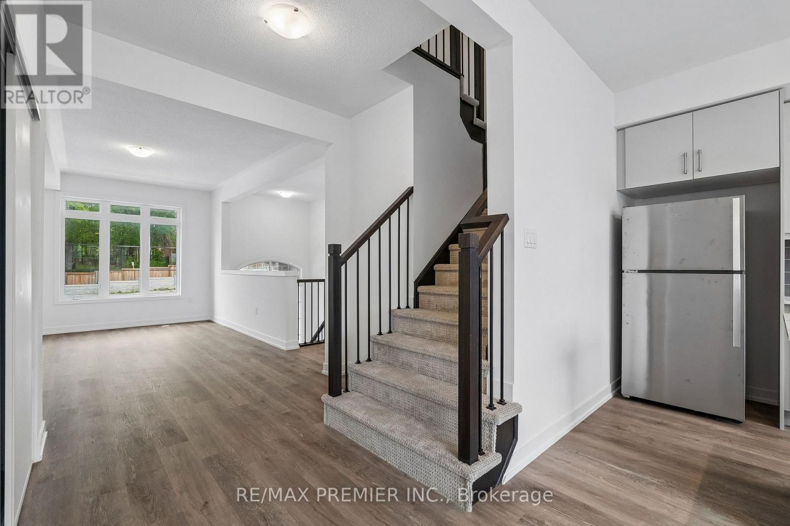 29 Lyall Stokes Circle, East Gwillimbury, ON
