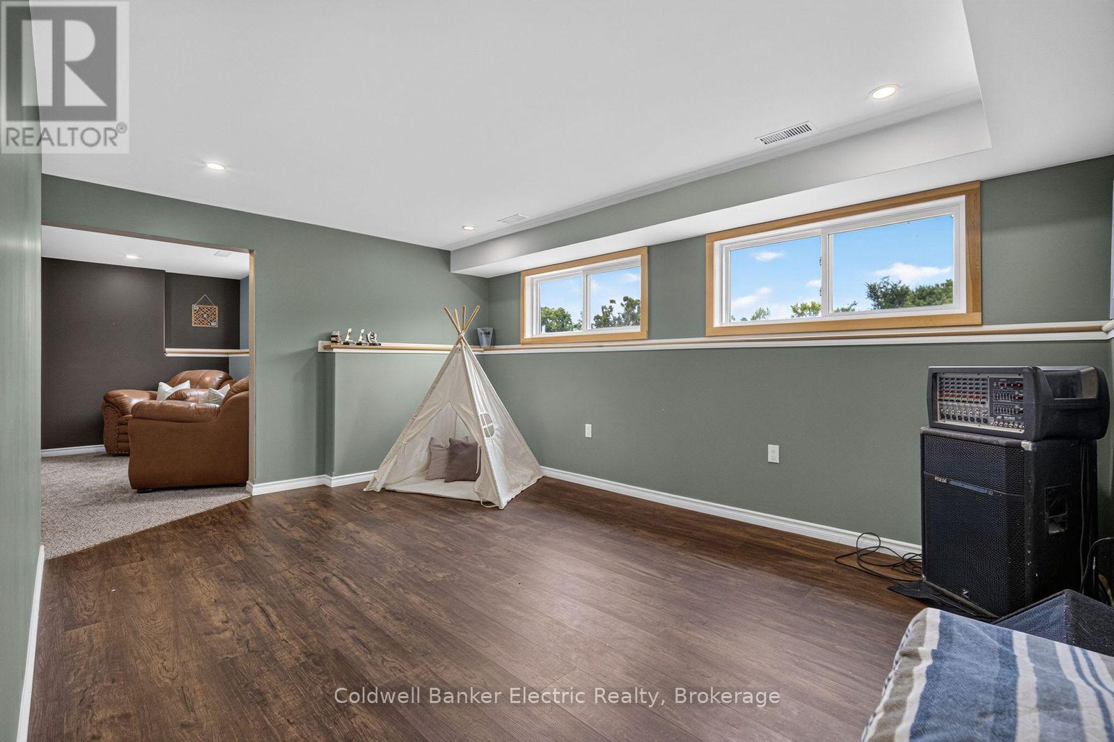 Games Room - 548 Tiffen Road, Marmora And Lake (Marmora Ward), ON