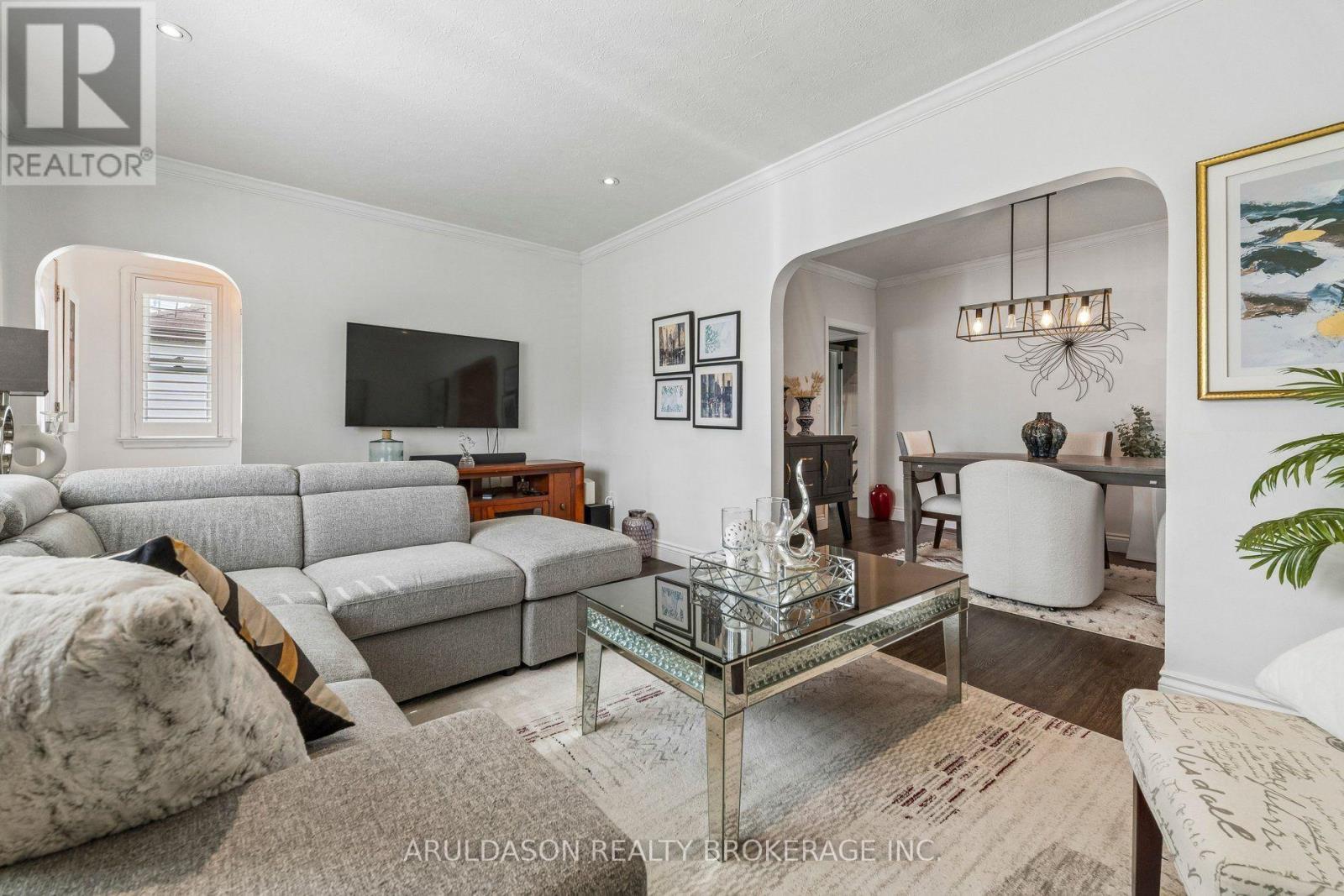 442 Colborne Street E, Oshawa, ON