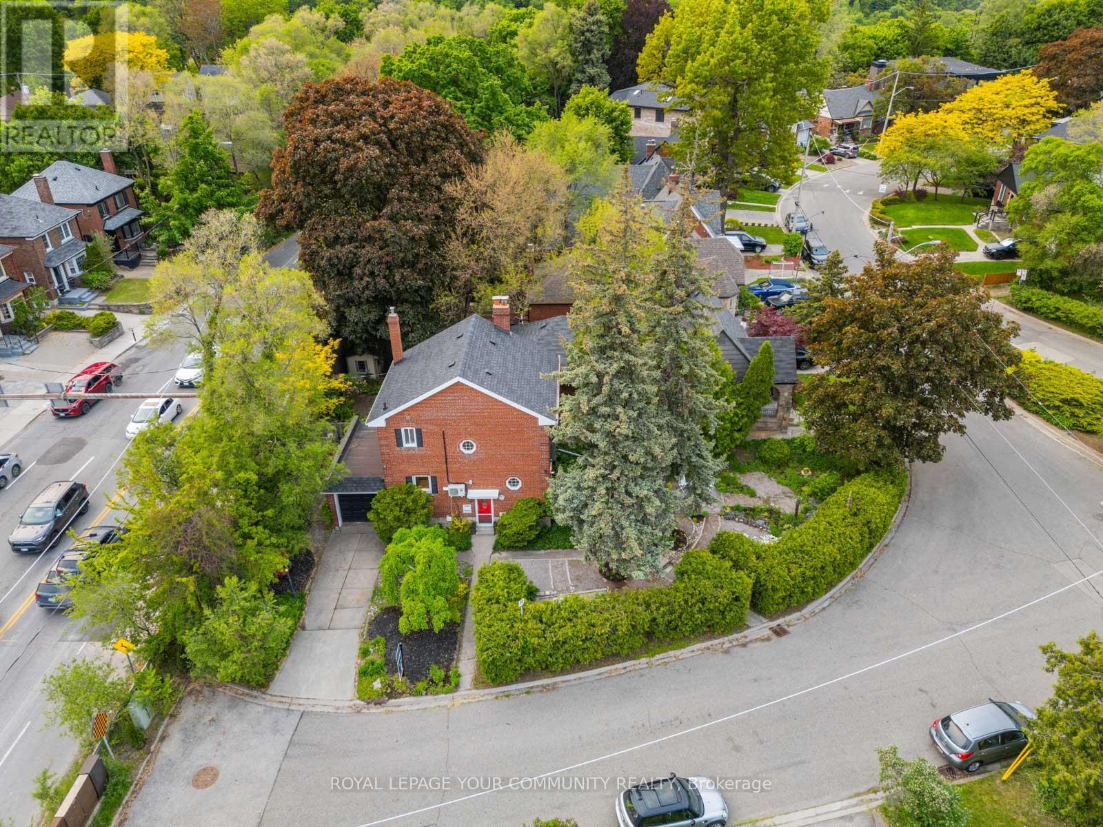 2 Four Oaks Gate, Toronto, ON