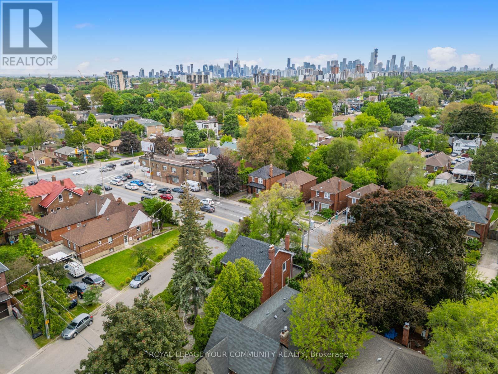 2 Four Oaks Gate, Toronto, ON