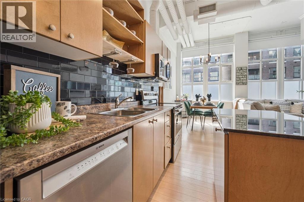 Vaulted Ceilings - 410 King Street W Unit# 112, Kitchener, ON