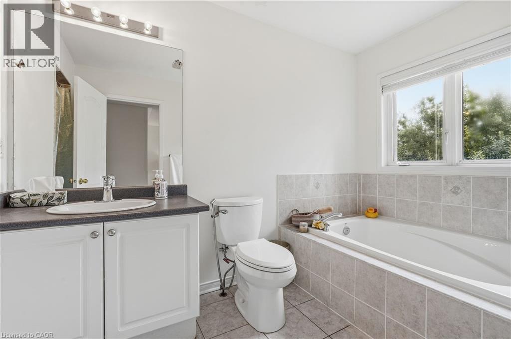 Elegant Primary 4PC Ensuite - 4828 Verdi Street, Burlington, ON