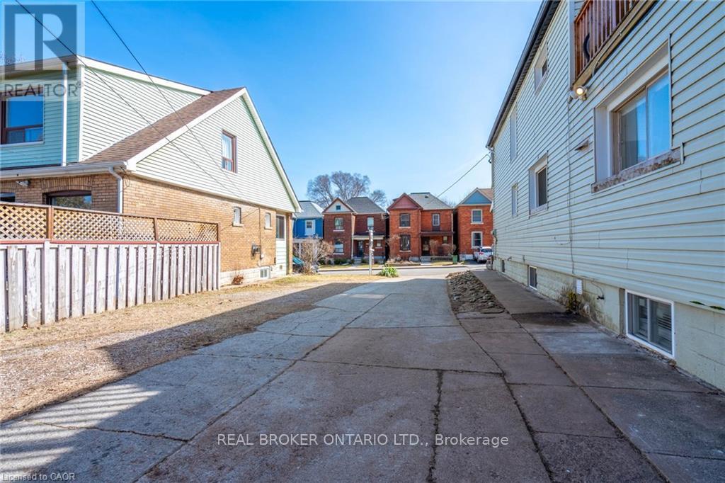 153 Strathcona Avenue N, Hamilton (Strathcona), ON
