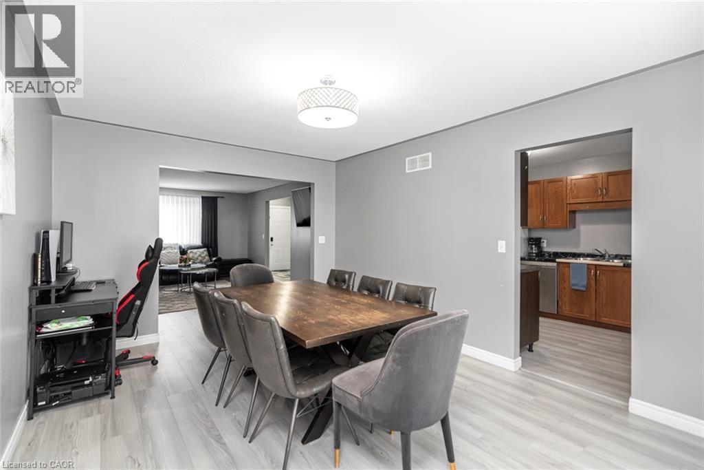 Light wood-finish flooring - 42 Saturn Road, Port Colborne, ON