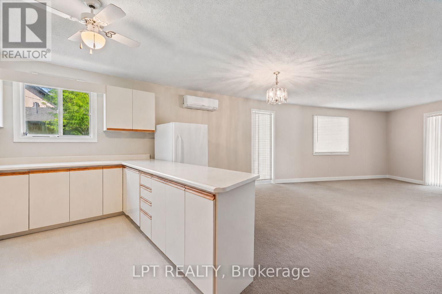 204 The Queensway S, Georgina, ON