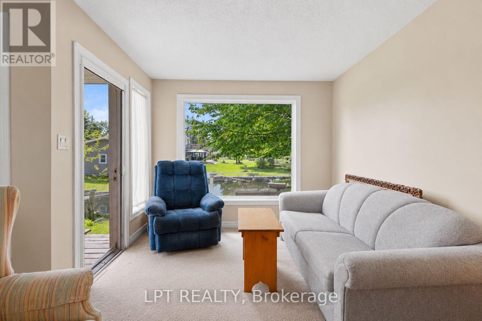 204 The Queensway S, Georgina, ON