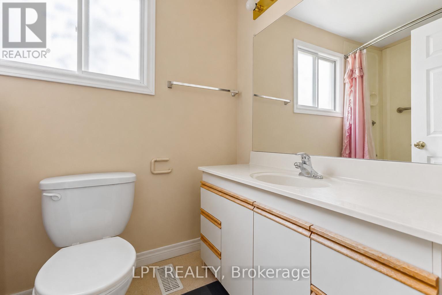 Bathroom - 204 The Queensway S, Georgina, ON