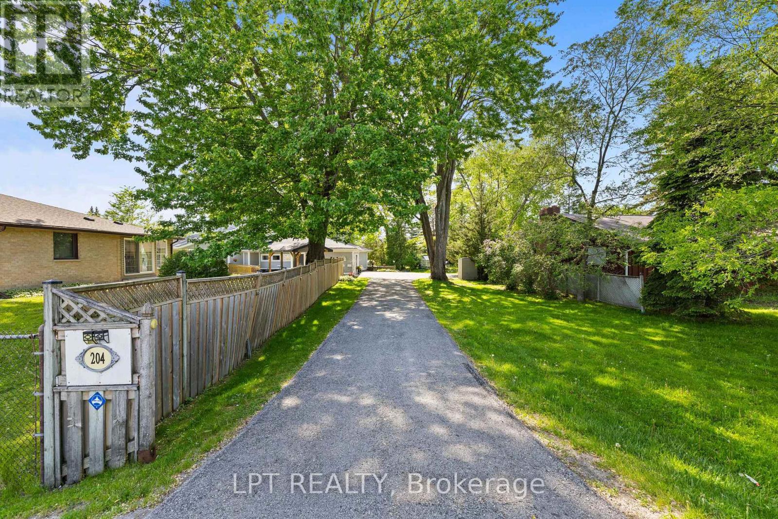 204 The Queensway S, Georgina, ON