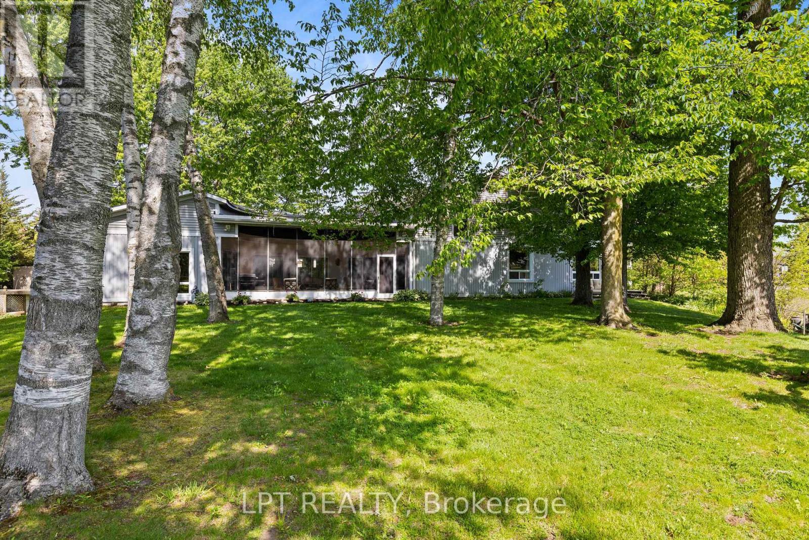 204 The Queensway S, Georgina, ON