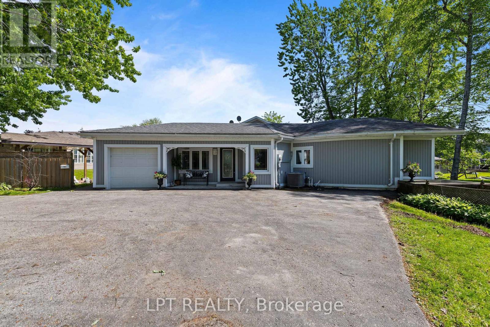 204 The Queensway S, Georgina, ON