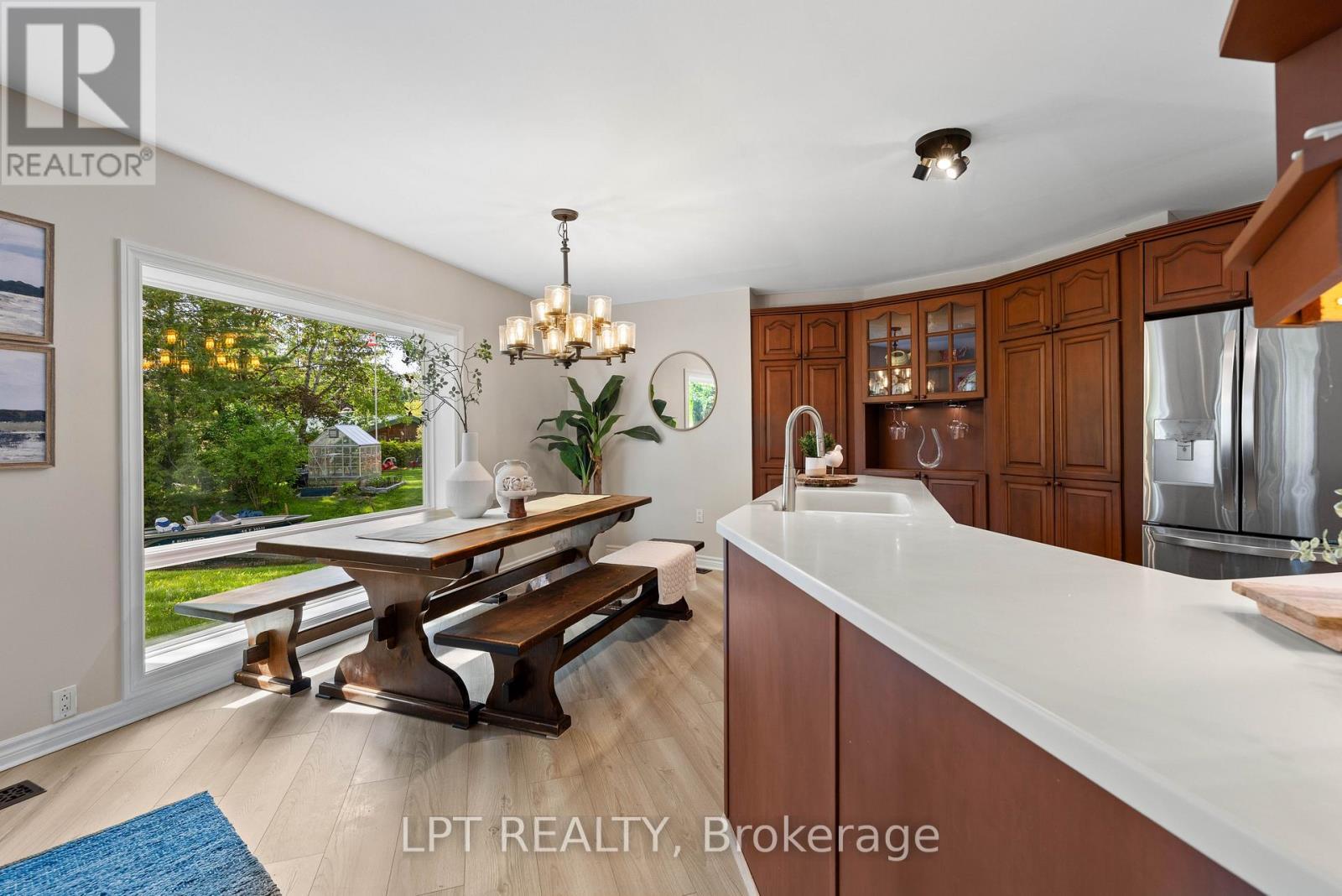 Kitchen - 204 The Queensway S, Georgina, ON
