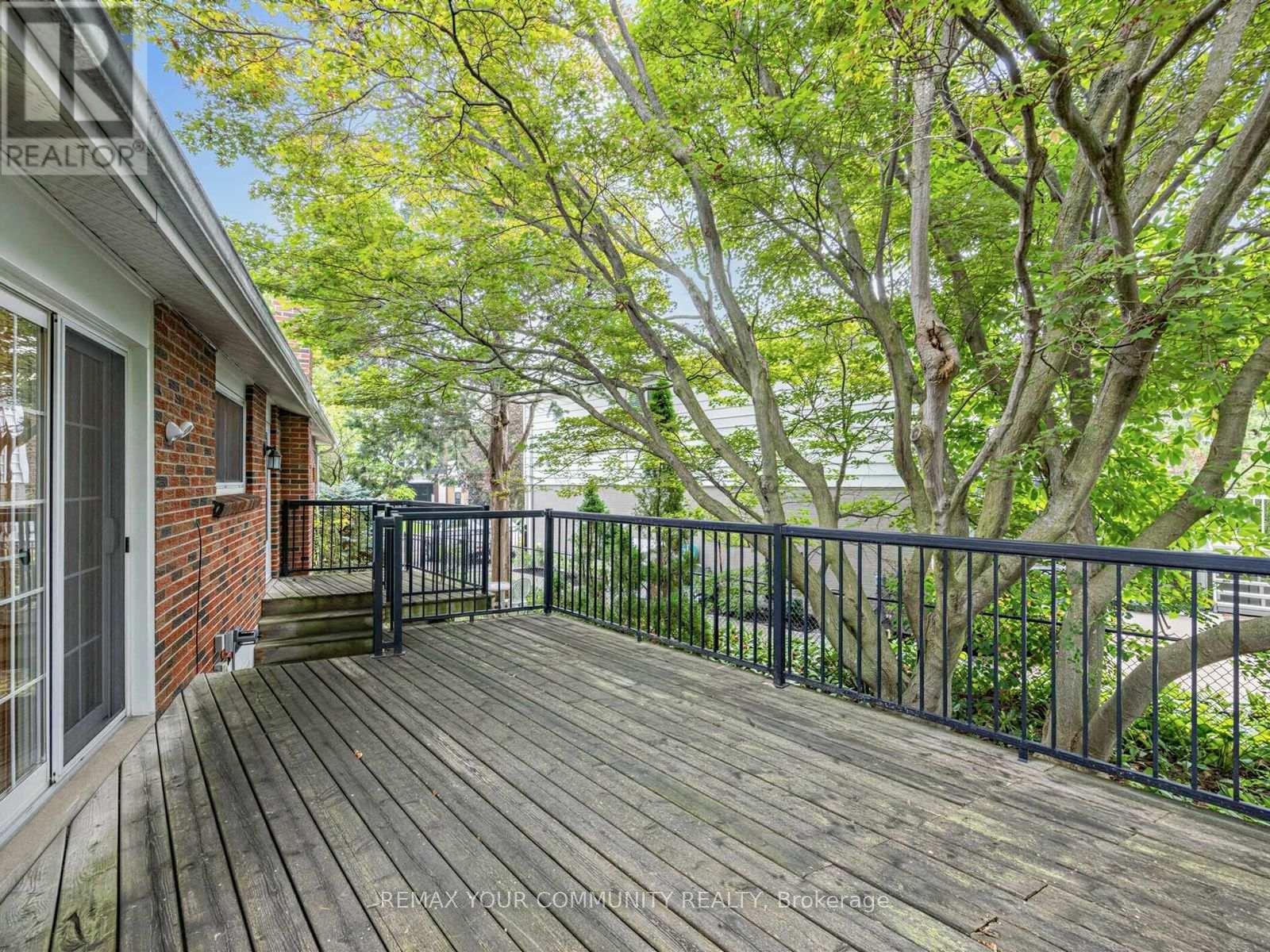 182 Bay Thorn Drive, Markham, ON