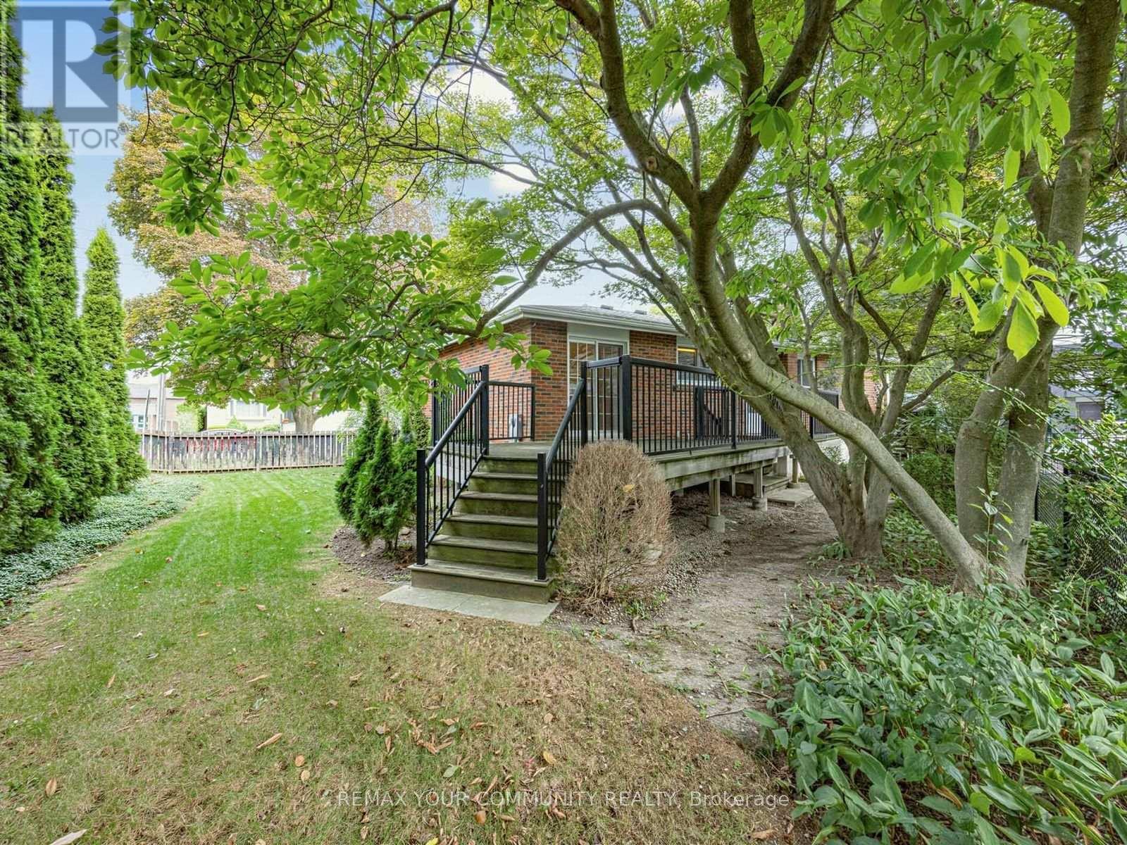182 Bay Thorn Drive, Markham, ON