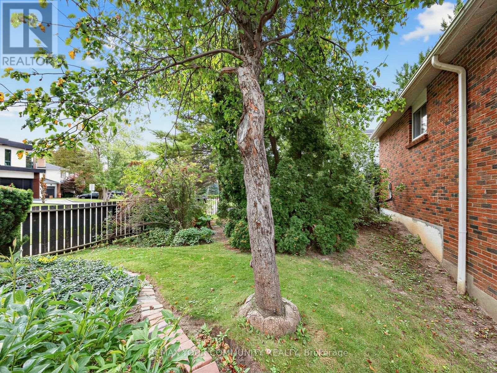 182 Bay Thorn Drive, Markham, ON