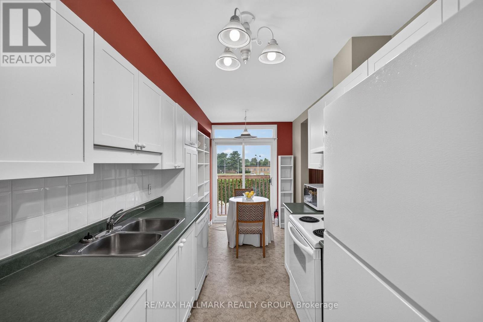 103 Tall Oak Private, Ottawa, ON