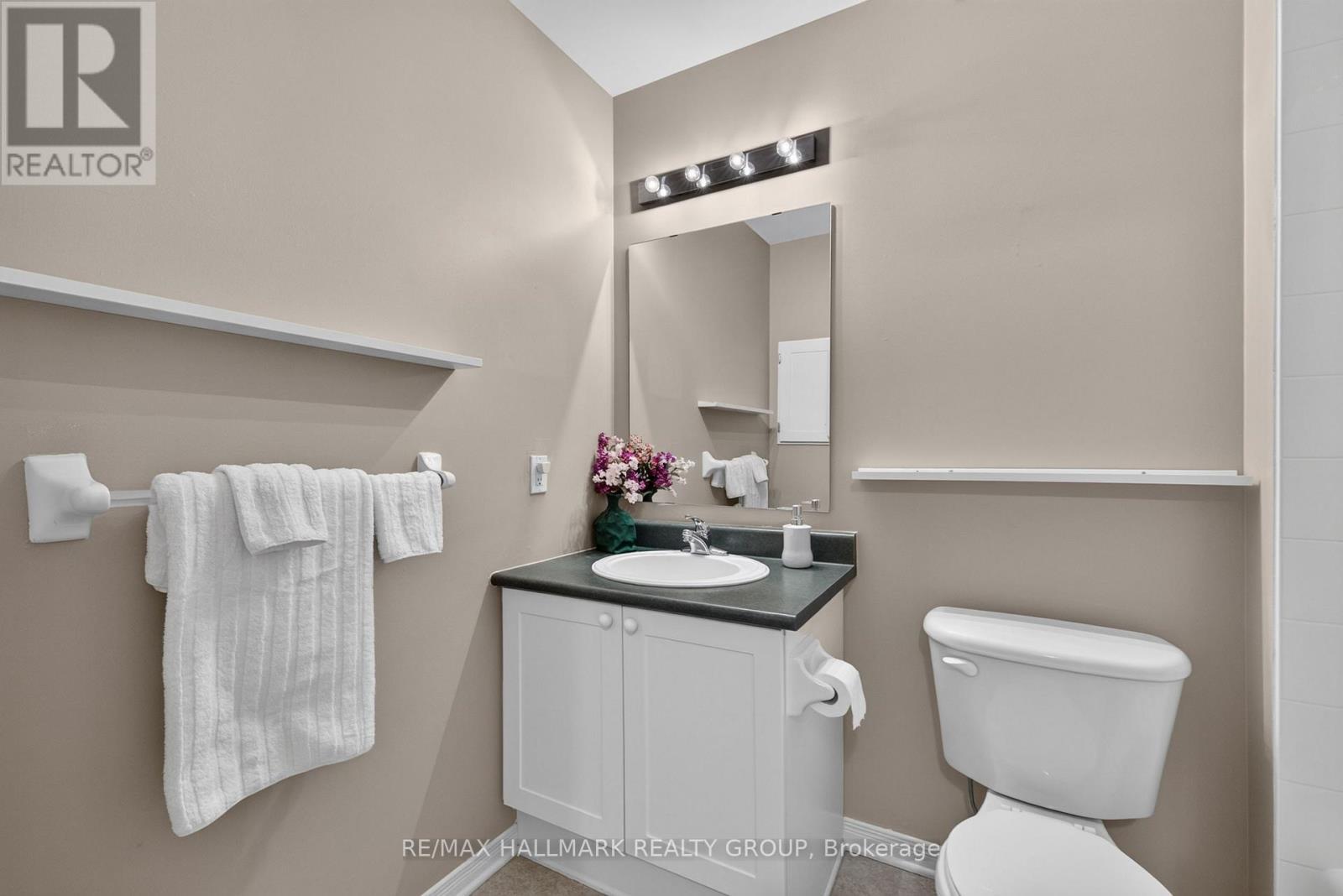 103 Tall Oak Private, Ottawa, ON