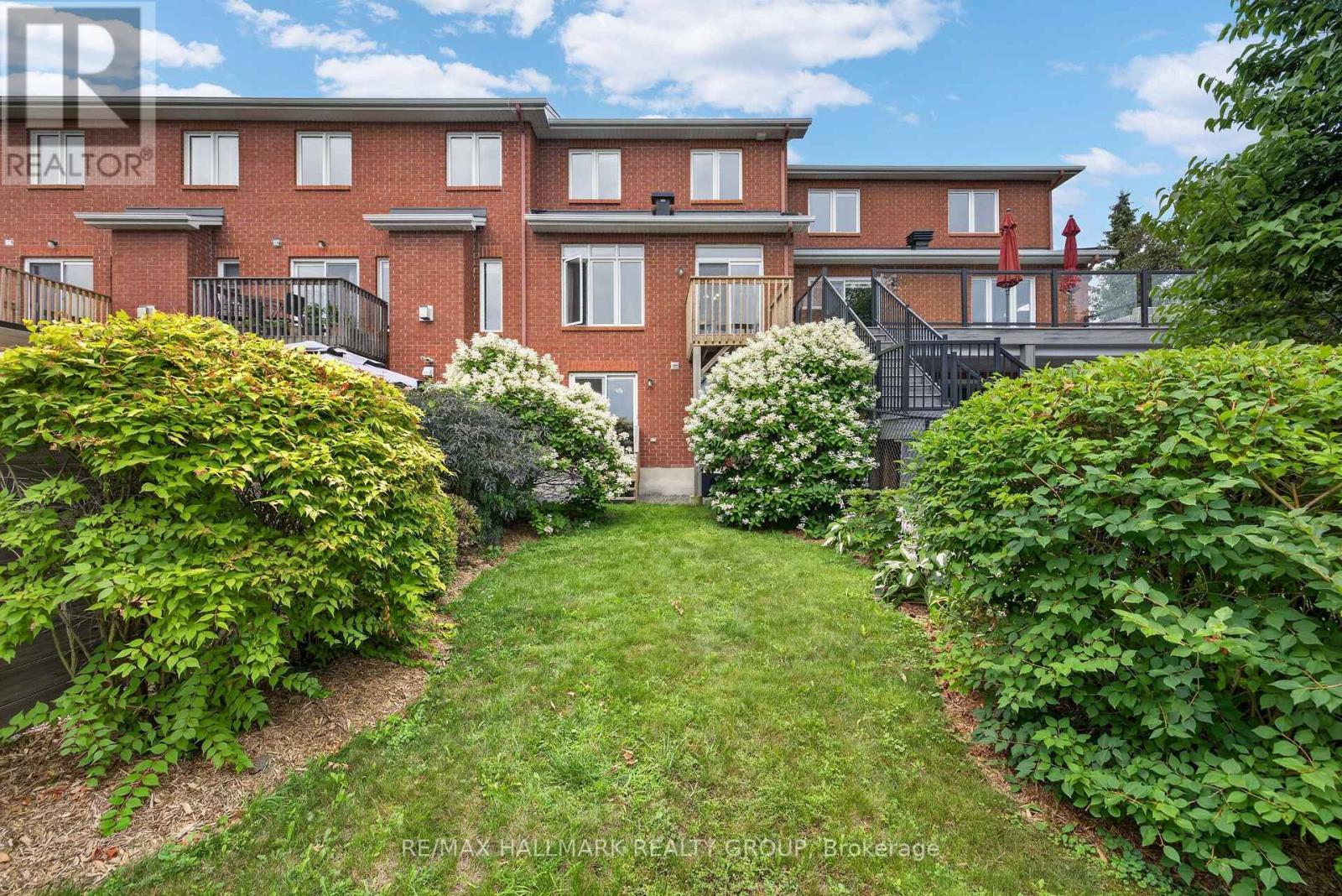 103 Tall Oak Private, Ottawa, ON