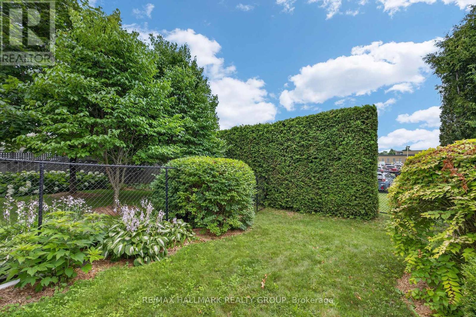 103 Tall Oak Private, Ottawa, ON