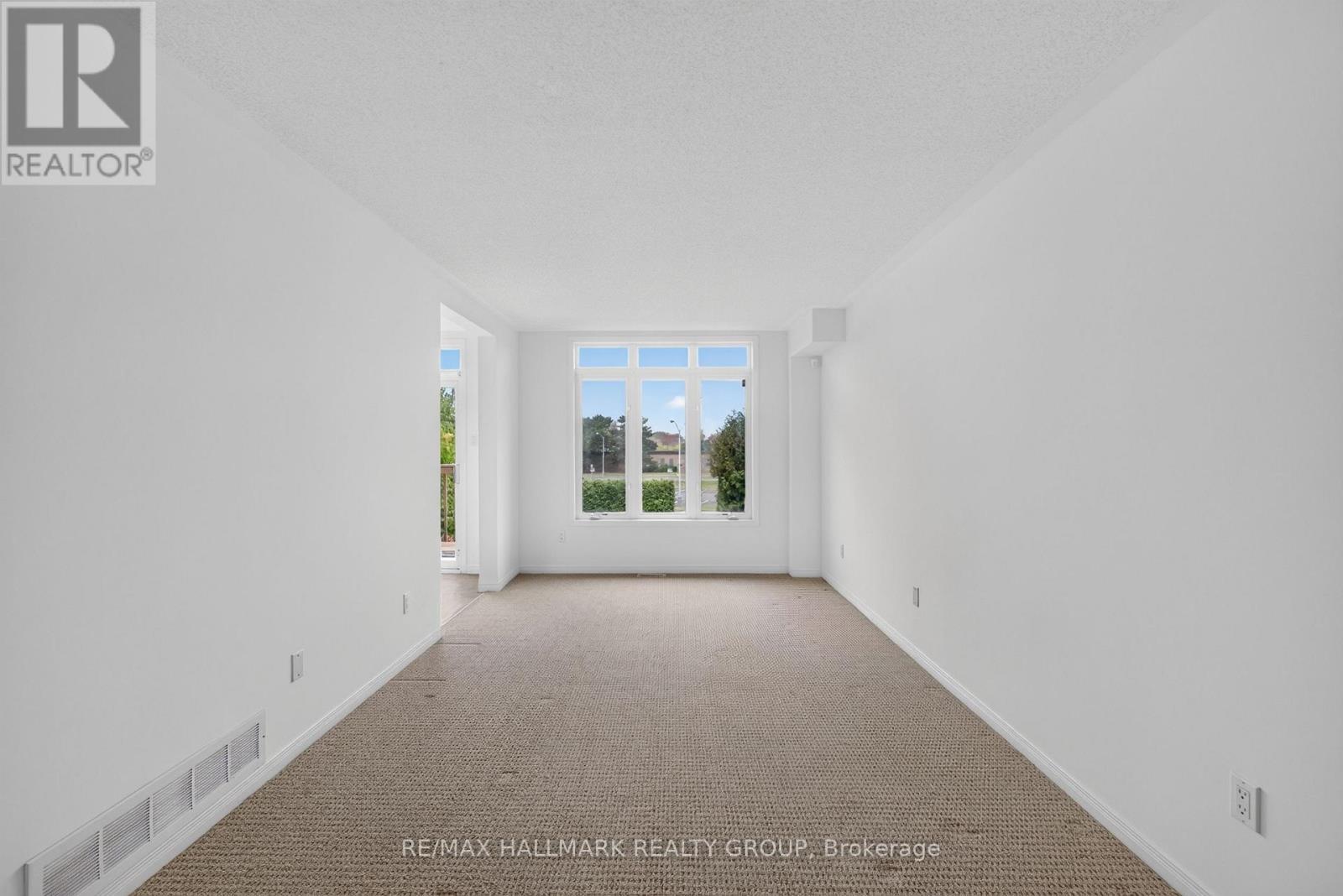 103 Tall Oak Private, Ottawa, ON