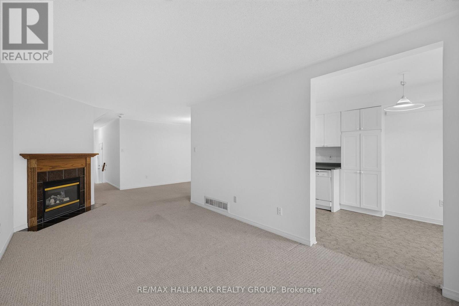 103 Tall Oak Private, Ottawa, ON