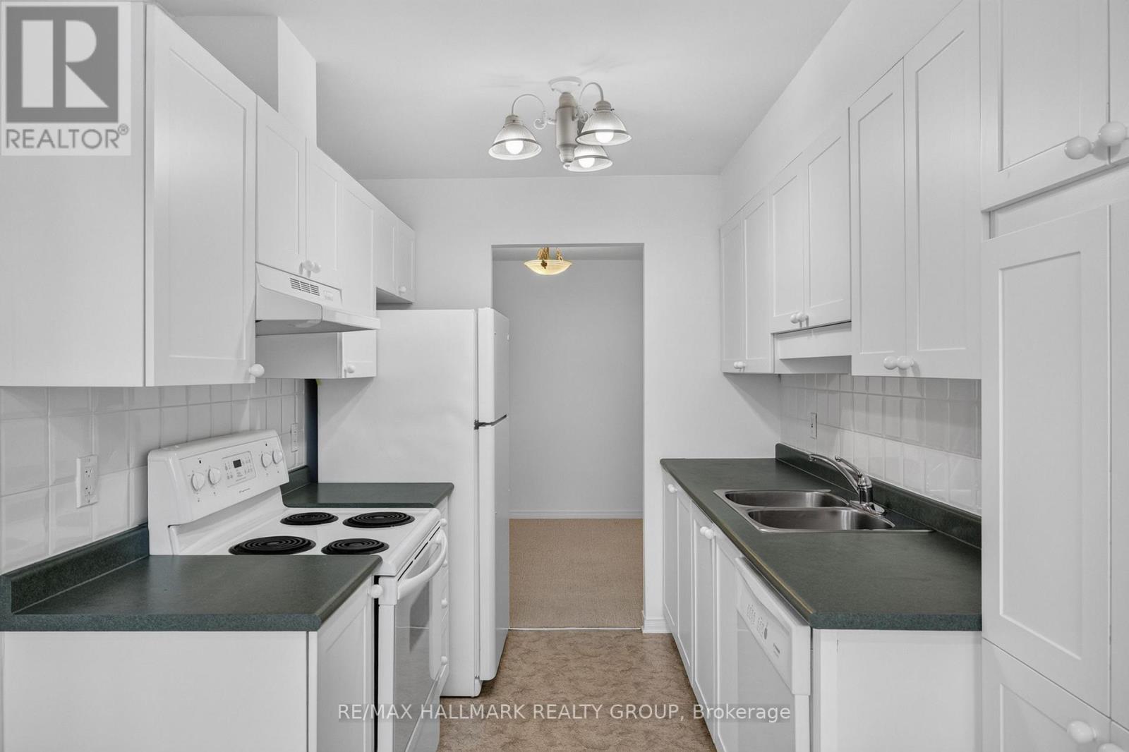103 Tall Oak Private, Ottawa, ON