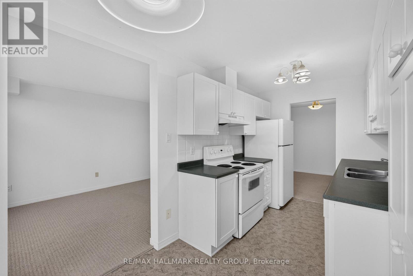 103 Tall Oak Private, Ottawa, ON