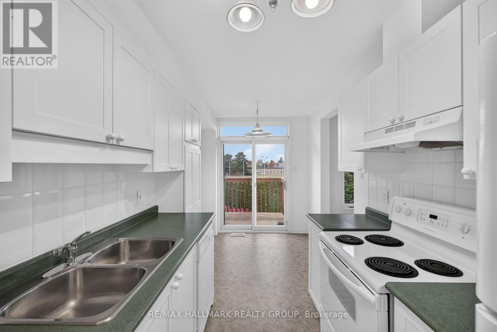 103 Tall Oak Private, Ottawa, ON