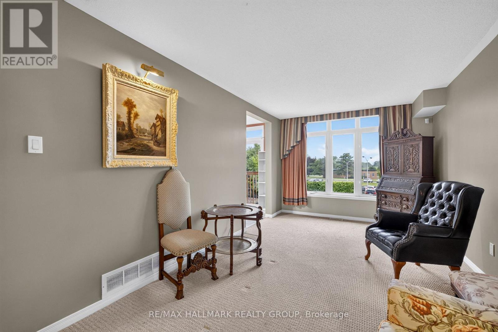 103 Tall Oak Private, Ottawa, ON