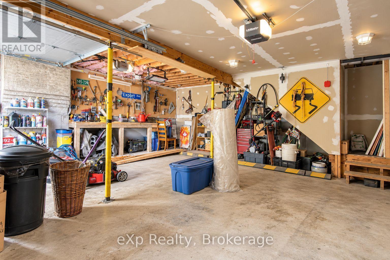 Attached Garage - 111690 Grey Road 14, Southgate, ON