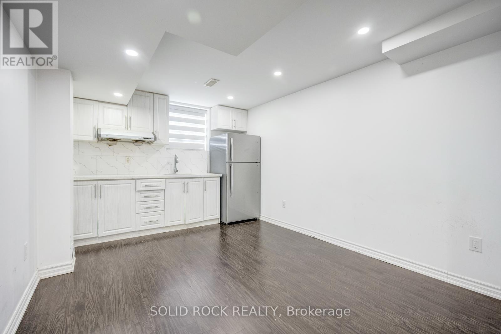 Basement Bachelor Suite - 93 Parity Road, Brampton, ON