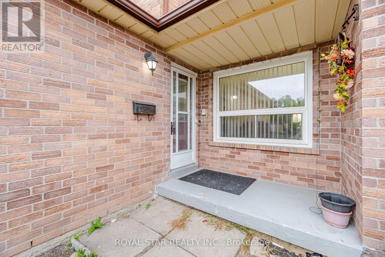 39 Ebby Avenue E, Brampton, ON