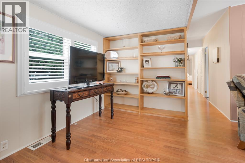 22220 Charing Cross Road, Chatham, ON