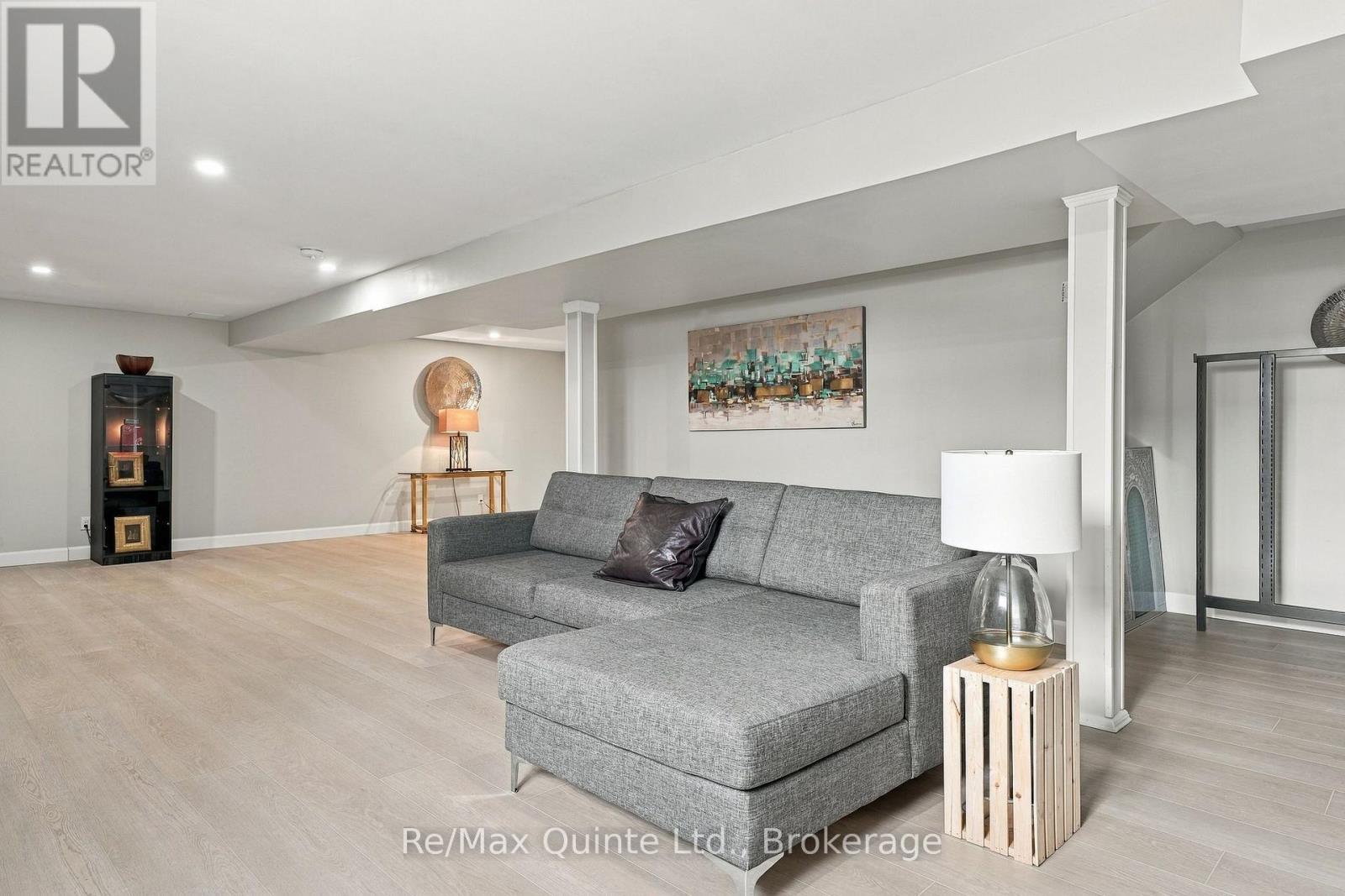 61 Hastings Park Drive, Belleville (Belleville Ward), ON