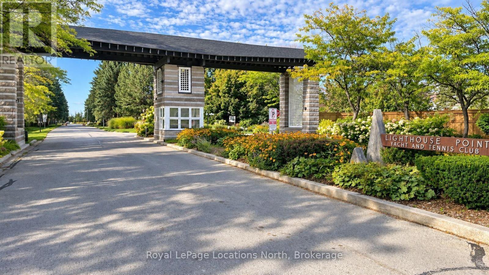 Lighthouse Point - Entry Gate - 288 Mariners Way, Collingwood, ON