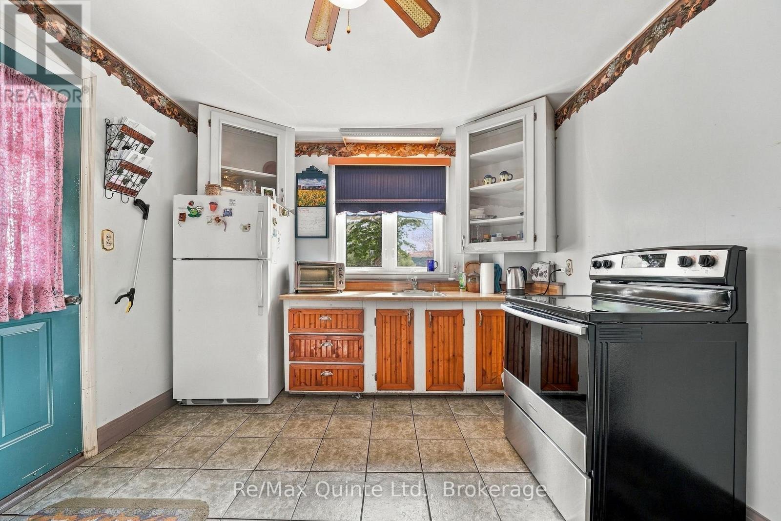 170 Moira Street W, Belleville (Belleville Ward), ON
