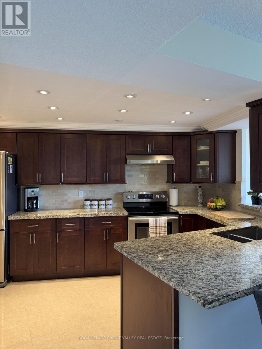 Kitchen - 406 - 1360 Rathburn Road E, Mississauga, ON