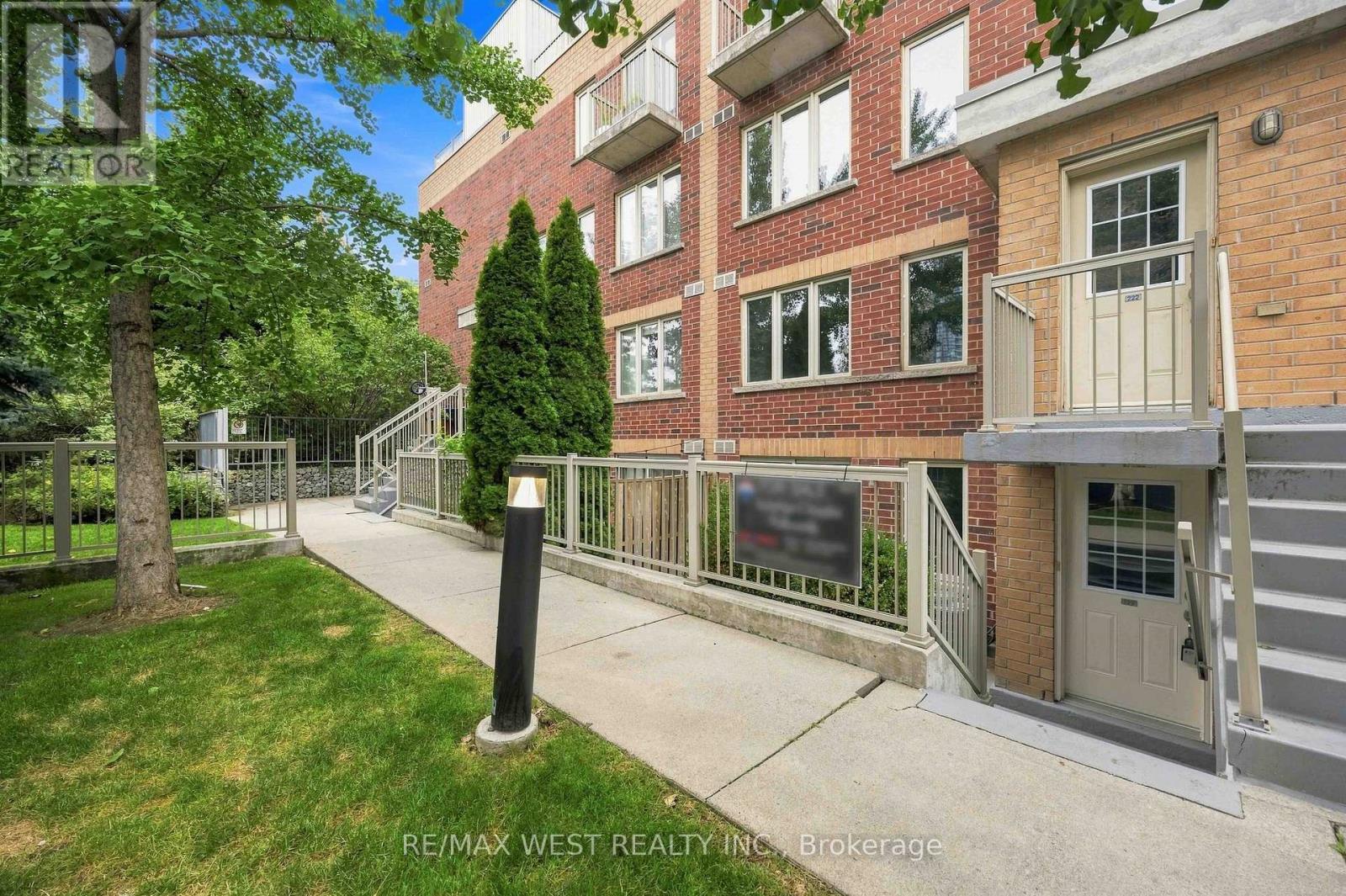 122 - 20 Elsie Lane, Toronto, ON