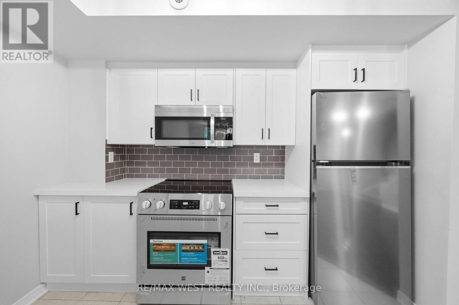 122 - 20 Elsie Lane, Toronto, ON