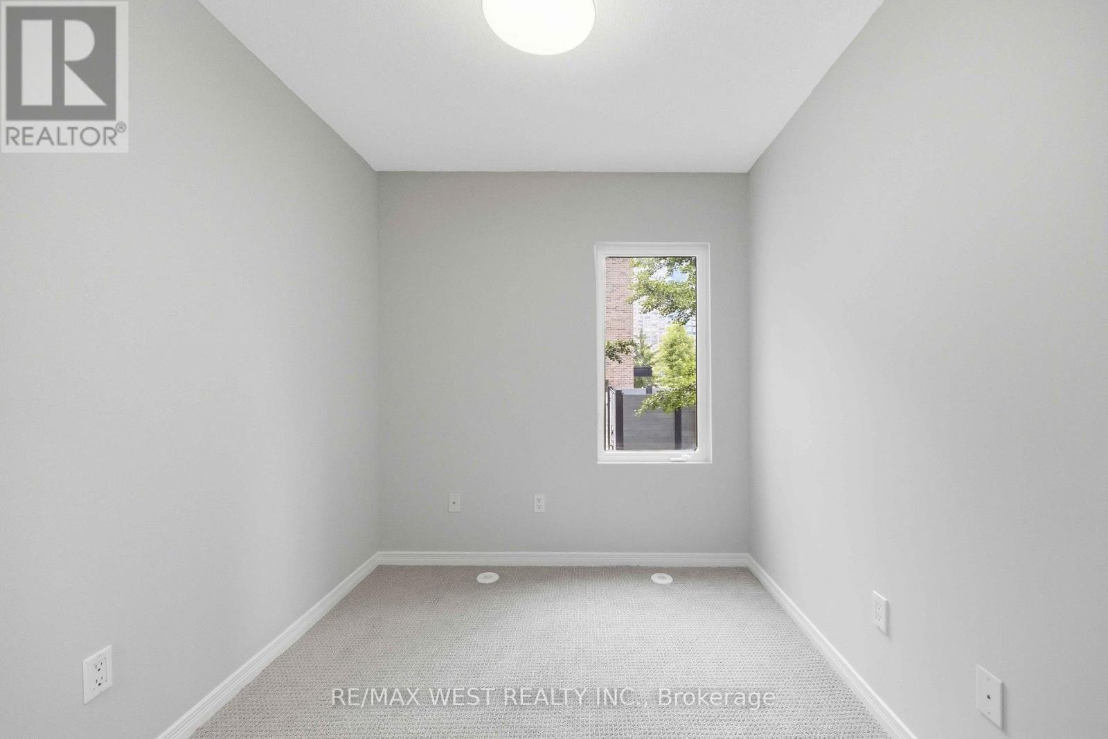 122 - 20 Elsie Lane, Toronto, ON