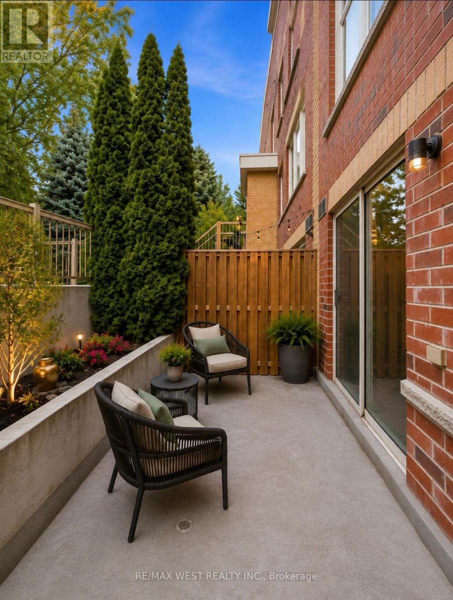 122 - 20 Elsie Lane, Toronto, ON