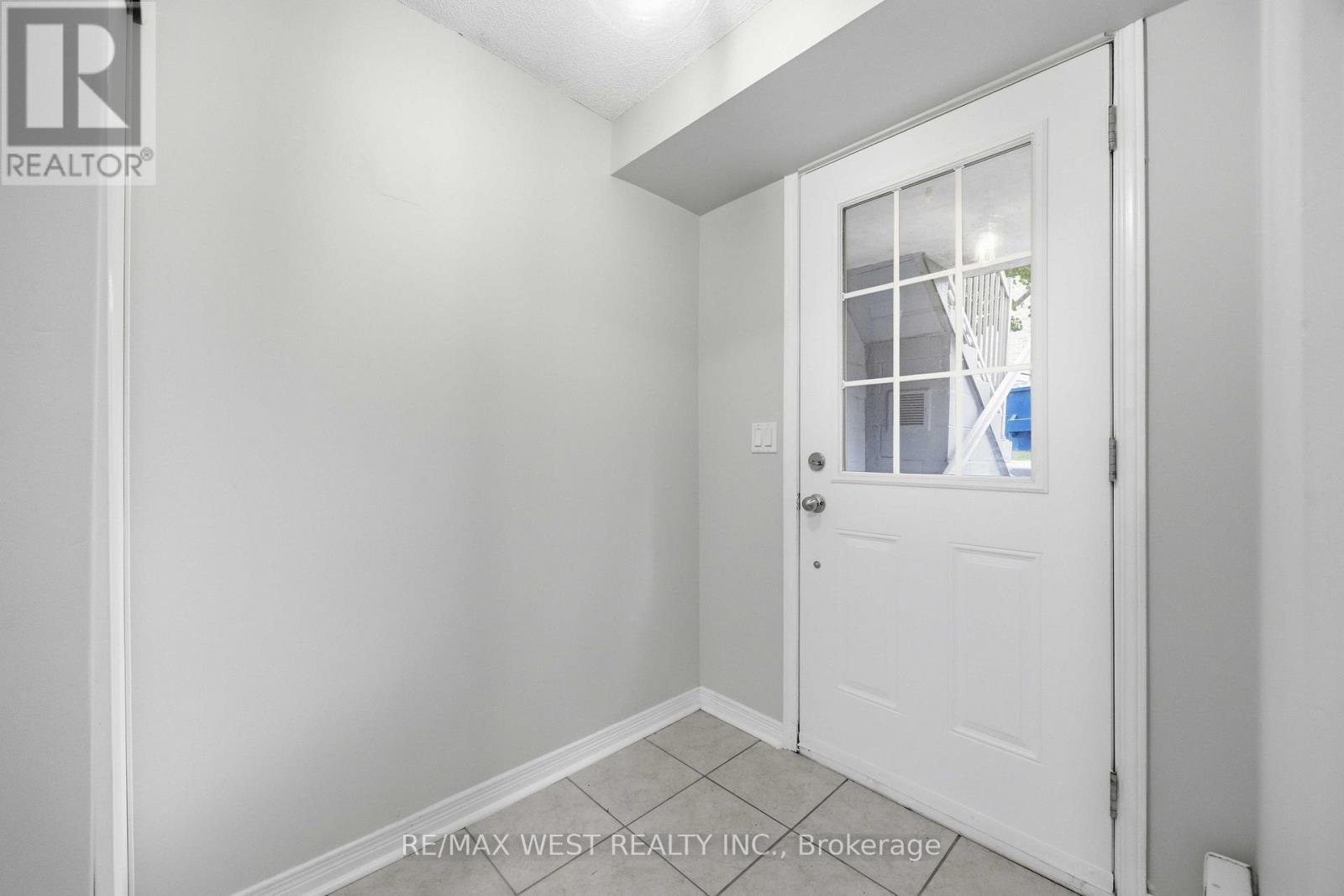 122 - 20 Elsie Lane, Toronto, ON