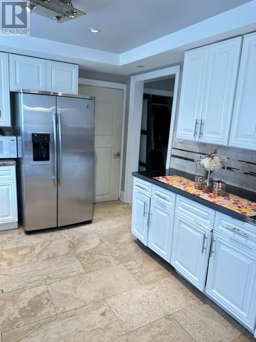 7076 Harwick Drive, Mississauga, ON