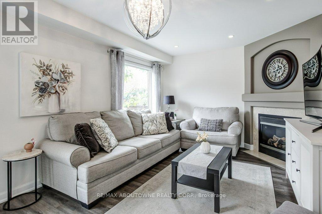 2183 Birchleaf Lane, Burlington, ON