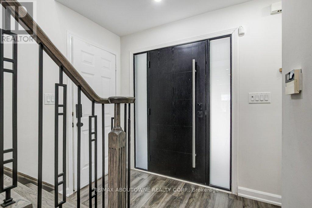 2183 Birchleaf Lane, Burlington, ON